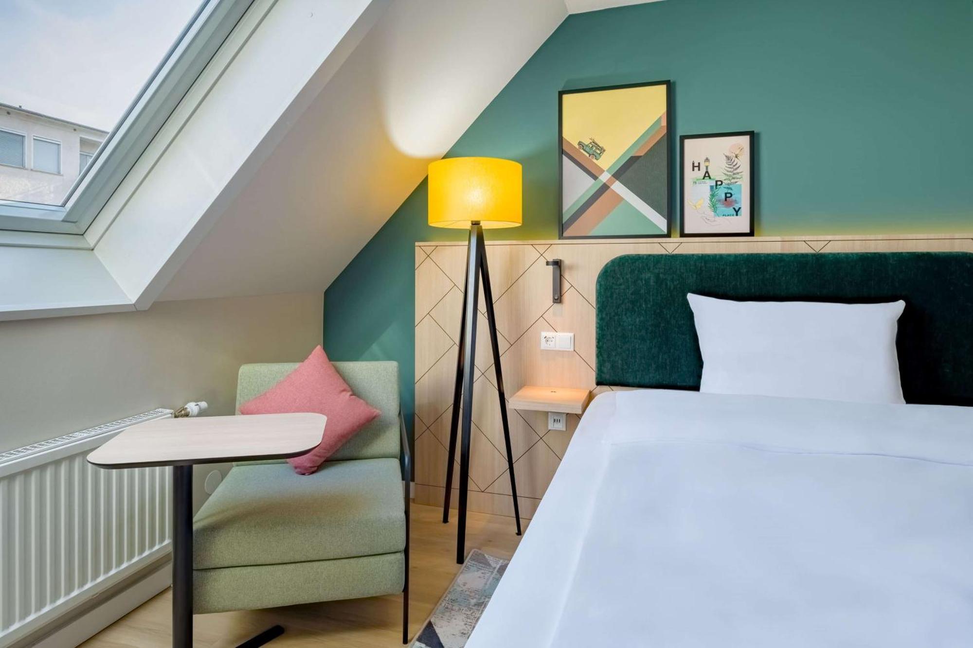 Spark By Hilton Stuttgart Зиндельфинген Экстерьер фото