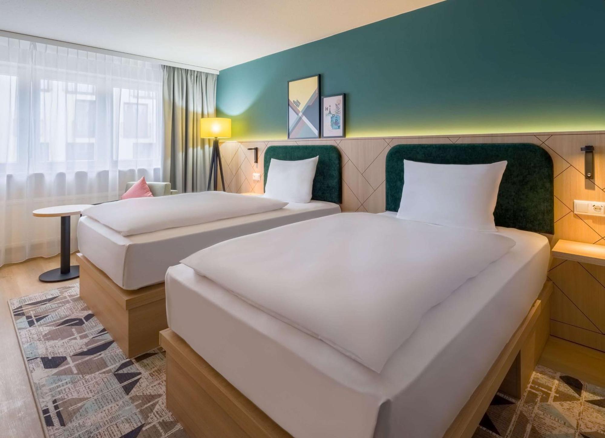 Spark By Hilton Stuttgart Зиндельфинген Экстерьер фото