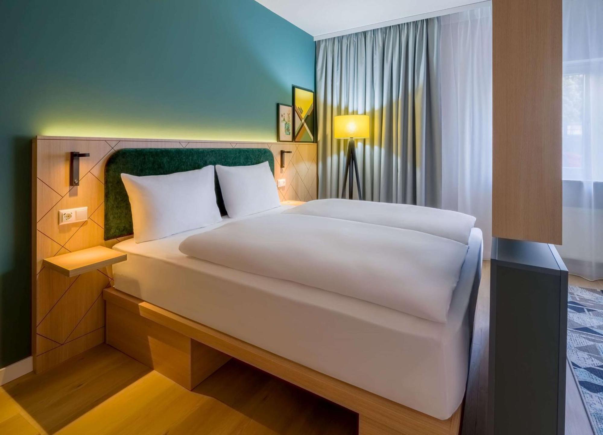 Spark By Hilton Stuttgart Зиндельфинген Экстерьер фото