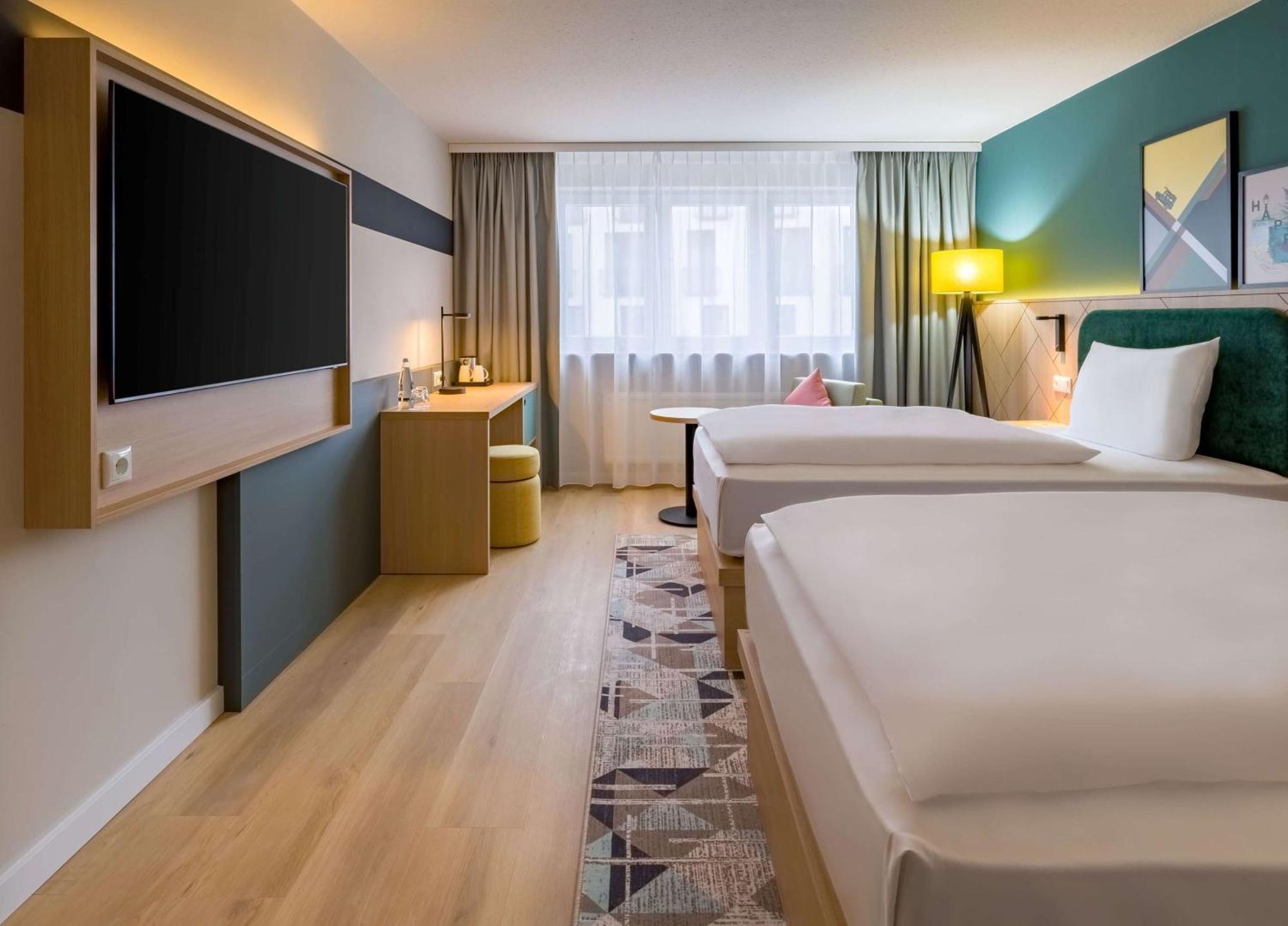 Spark By Hilton Stuttgart Зиндельфинген Экстерьер фото