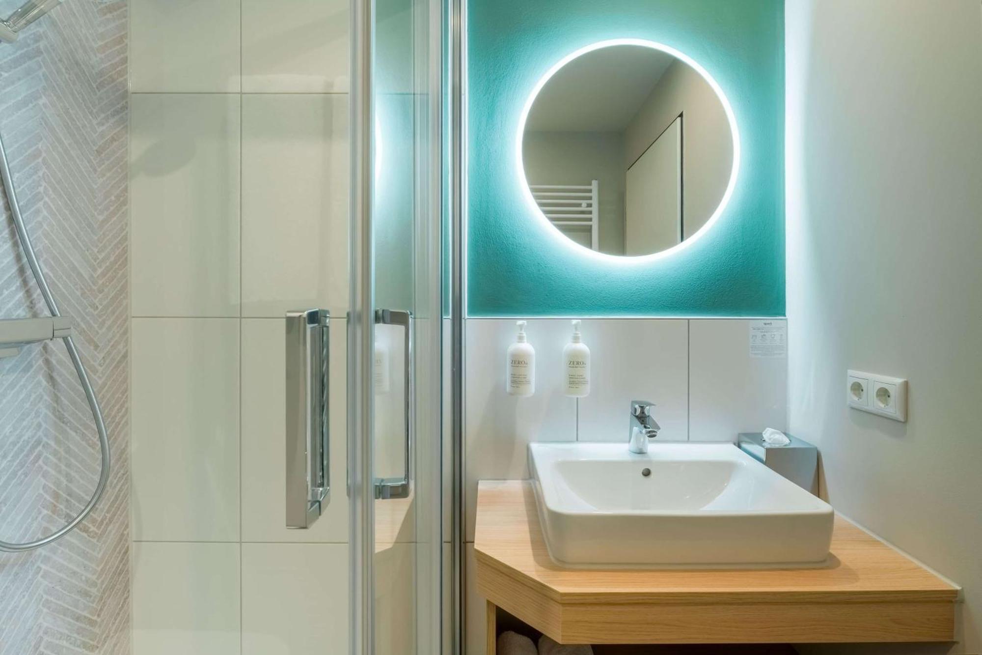 Spark By Hilton Stuttgart Зиндельфинген Экстерьер фото